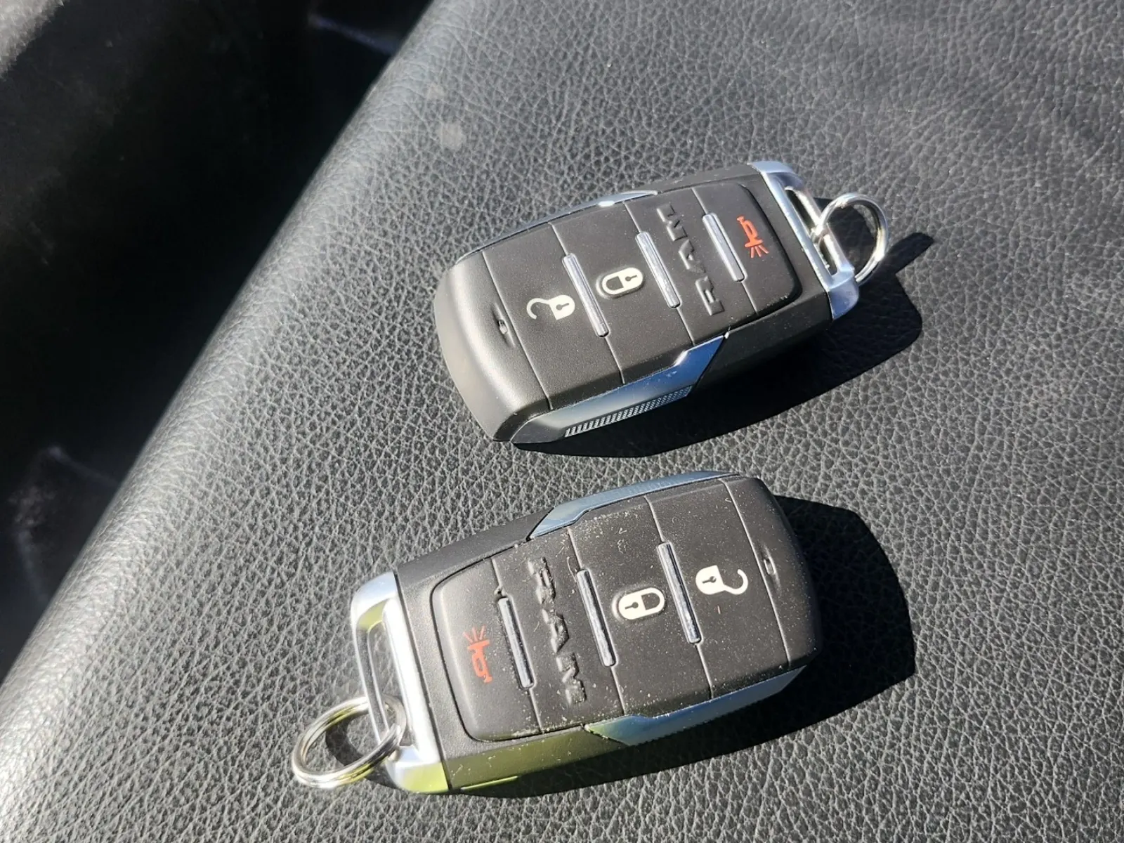 Keys/Fobs/Manual Photo