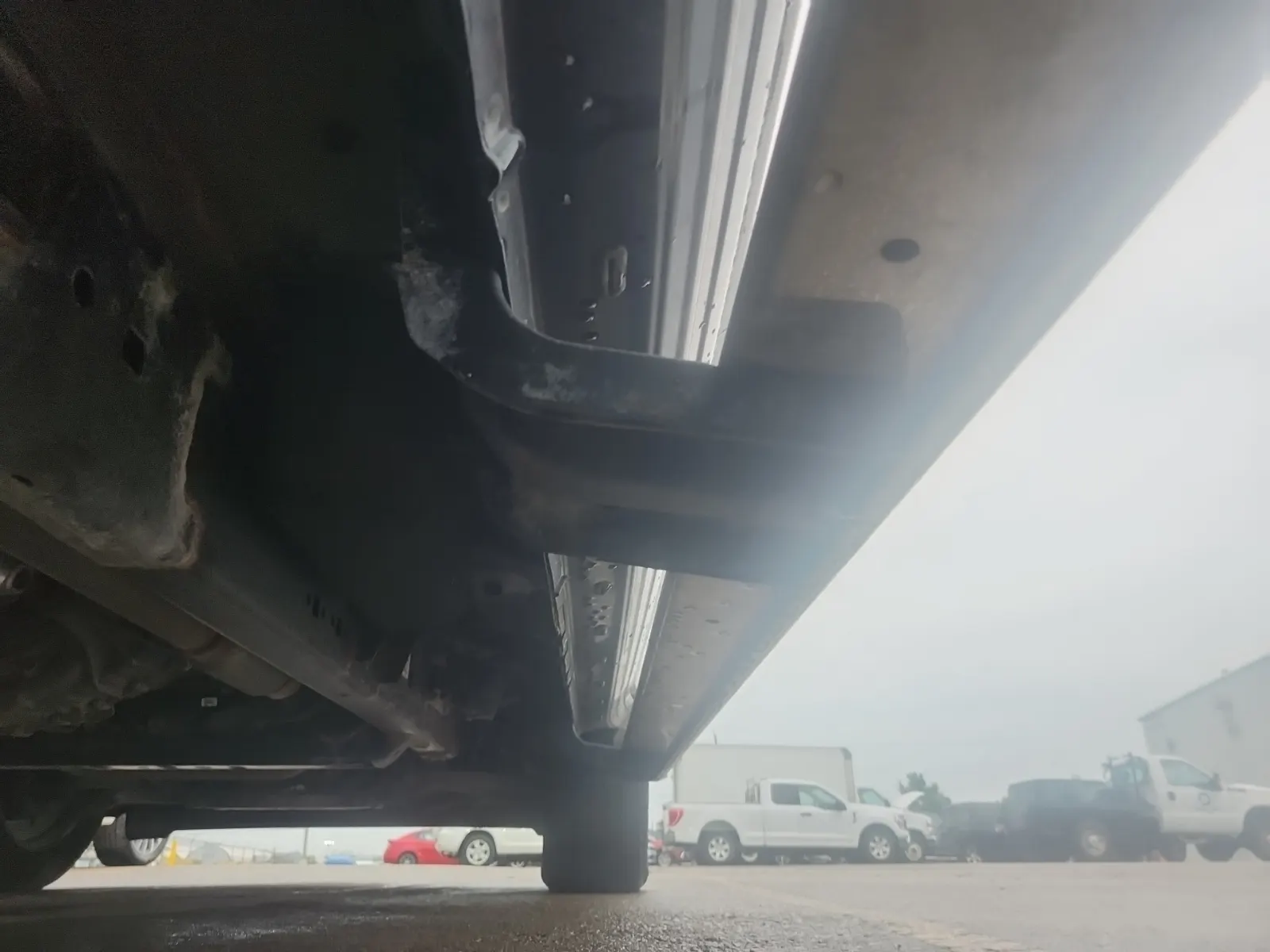 Undercarriage - Passenger Photo