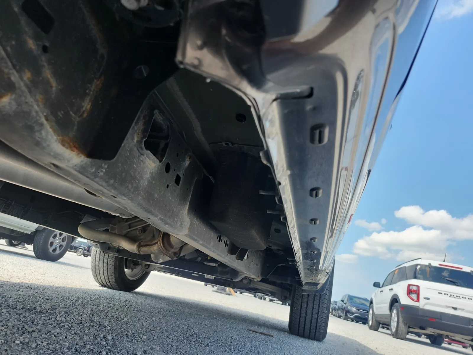 Undercarriage - Passenger Photo