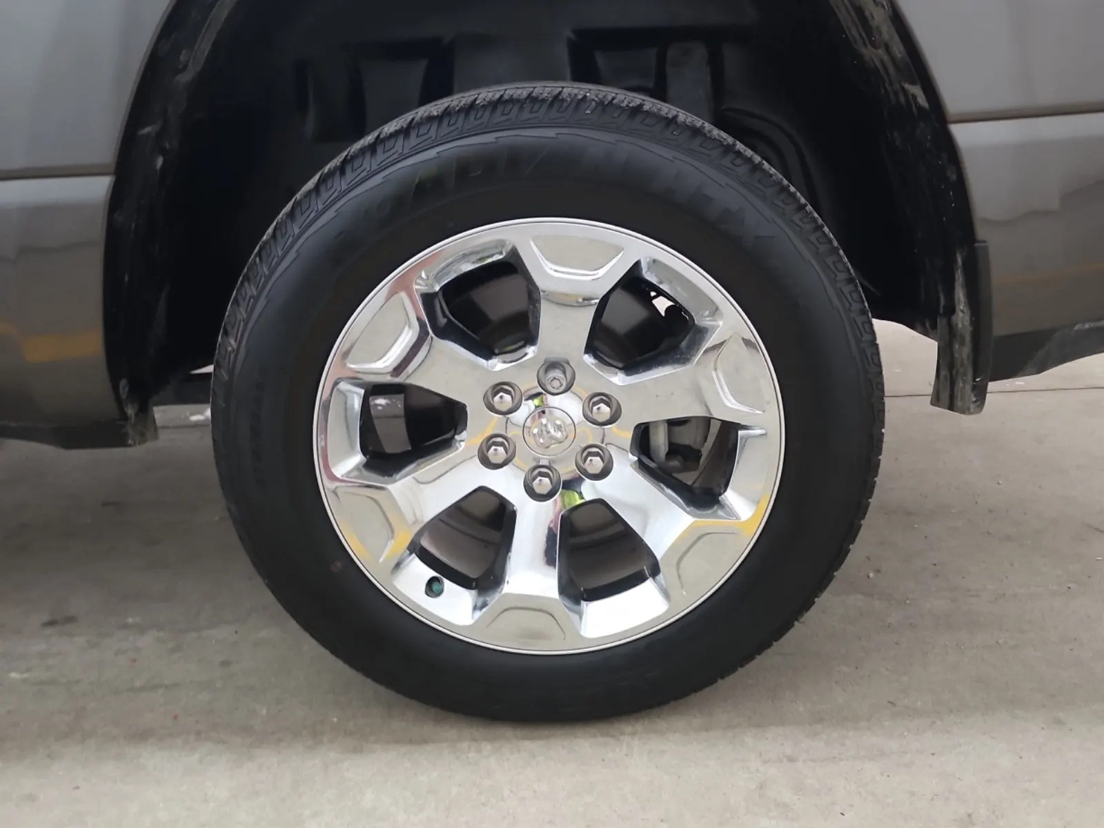Left Rear Wheel/Tire Photo