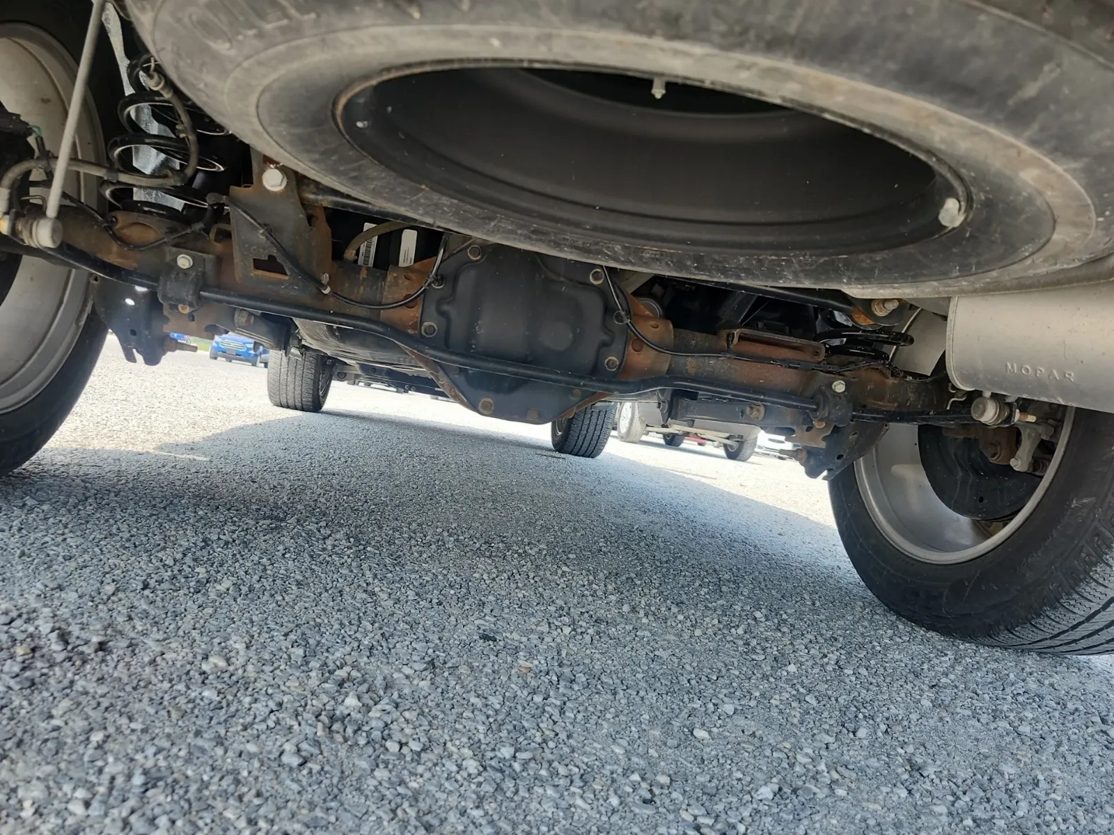 Undercarriage - Rear Photo