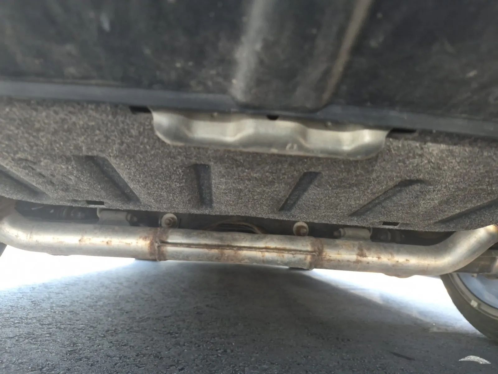 Undercarriage - Rear Photo