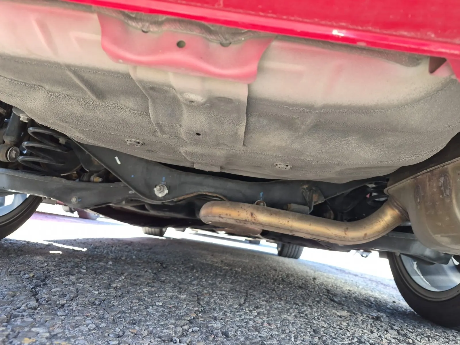 Undercarriage - Rear Photo