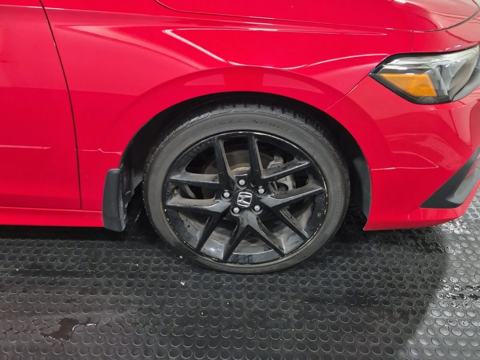 Right Front Wheel/Tire Photo