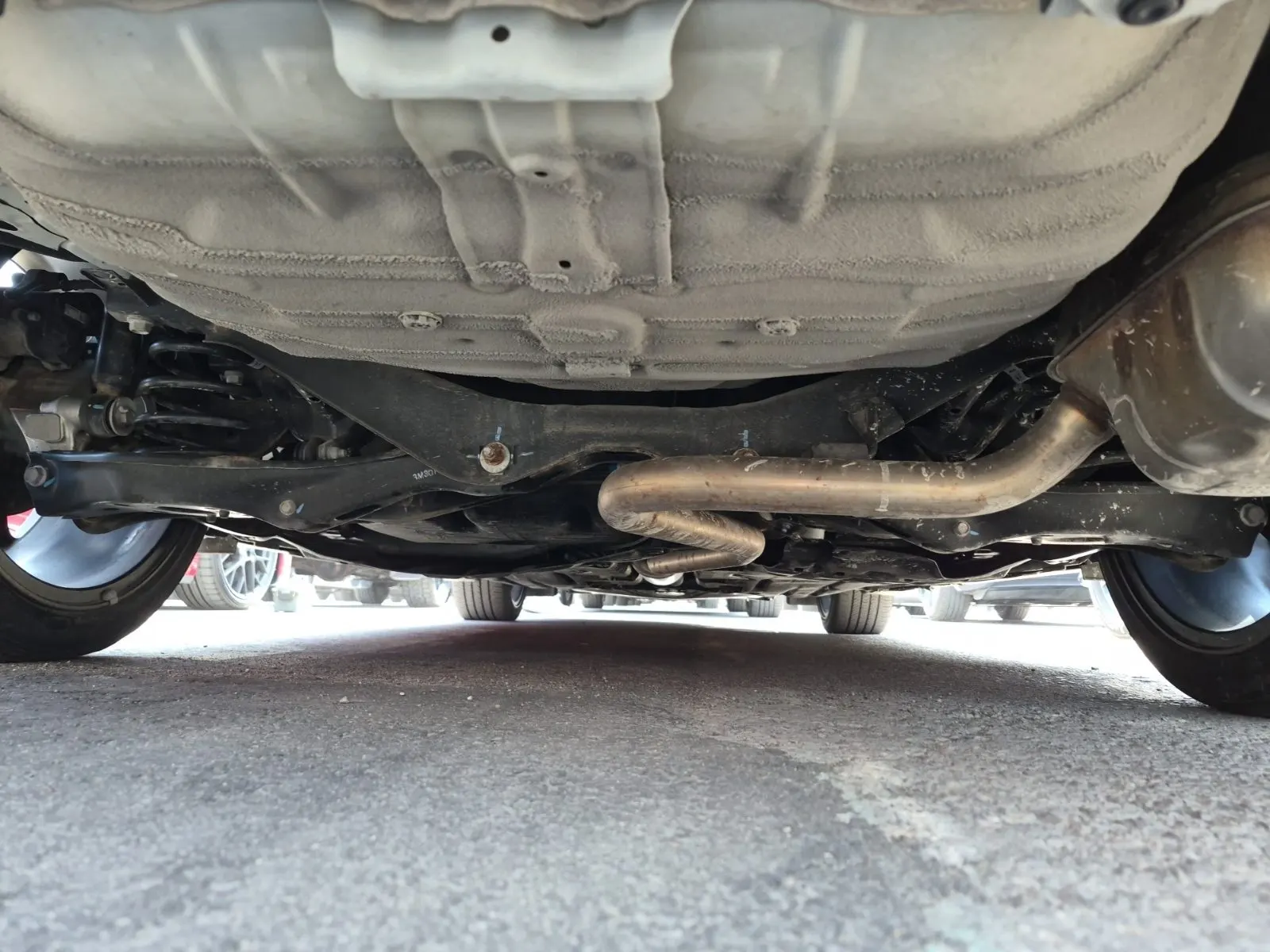 Undercarriage - Rear Photo