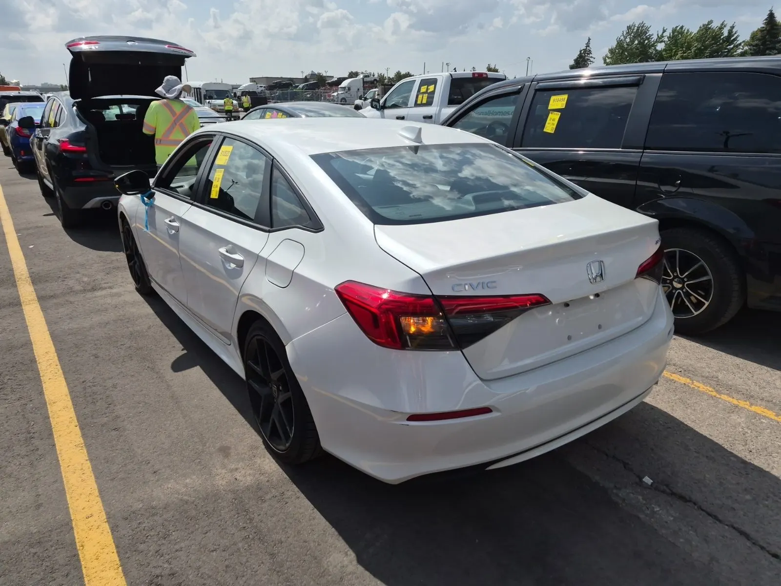 Driver Rear 3/4 Photo