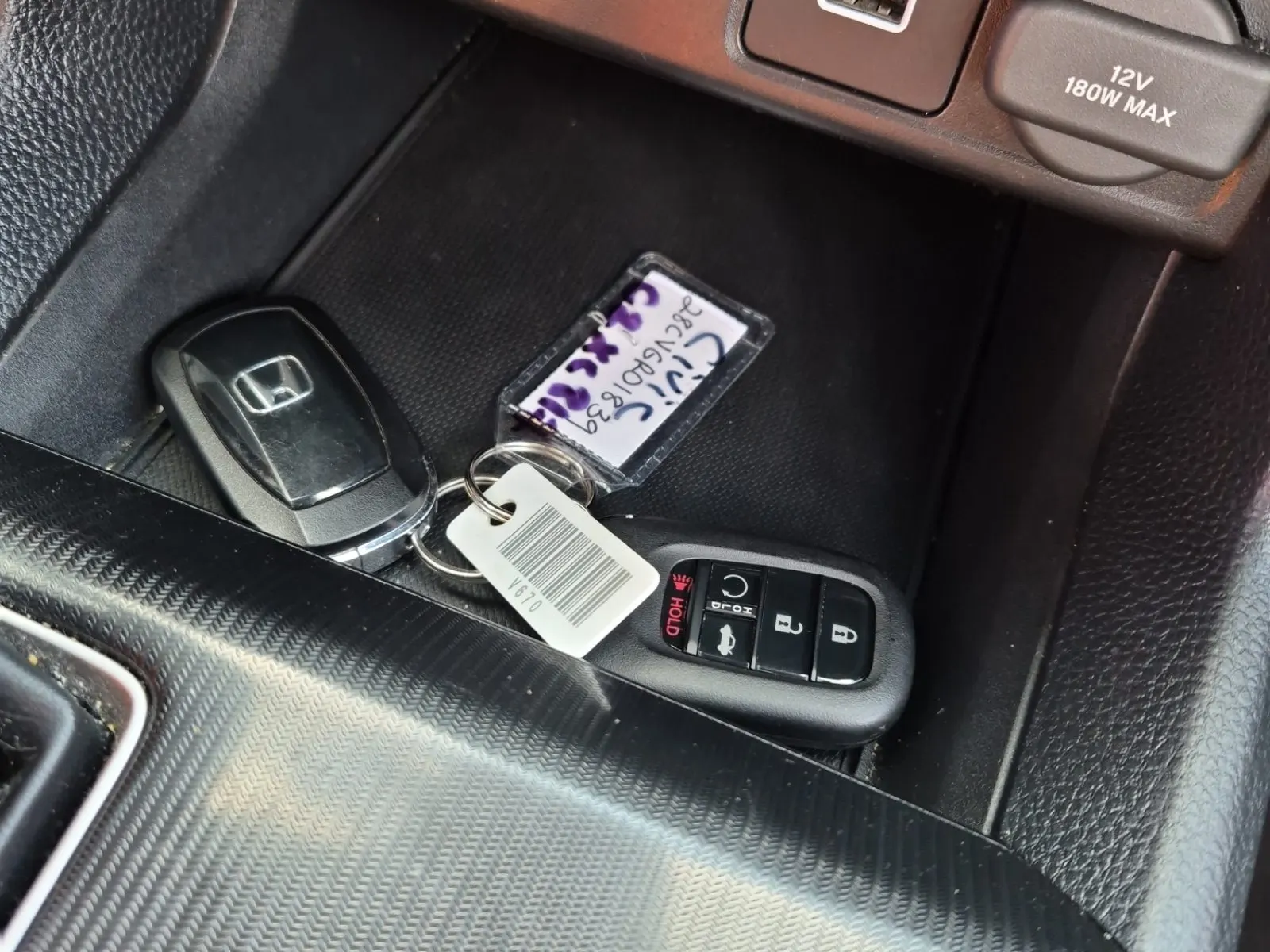 Keys/Fobs/Manual Photo