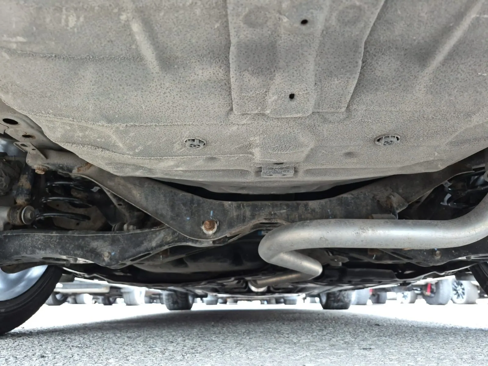 Undercarriage - Rear Photo