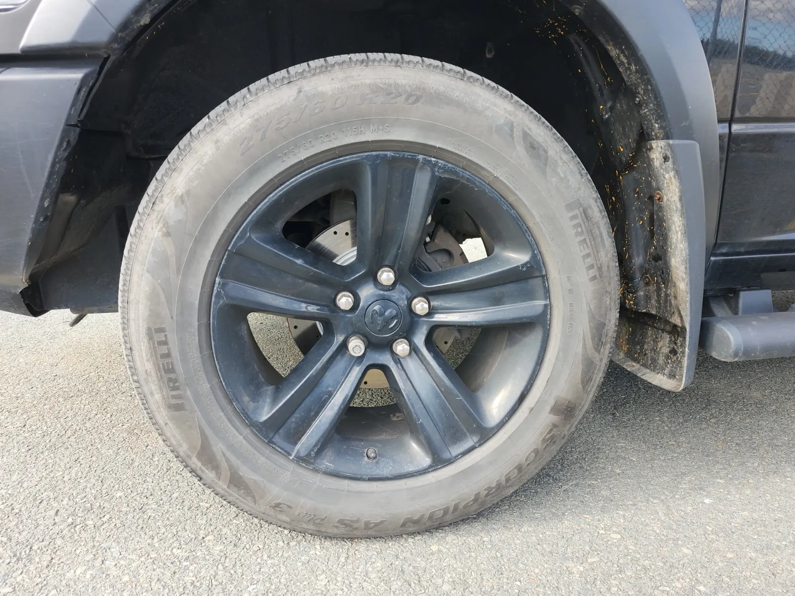 Front driver wheel/tire photo