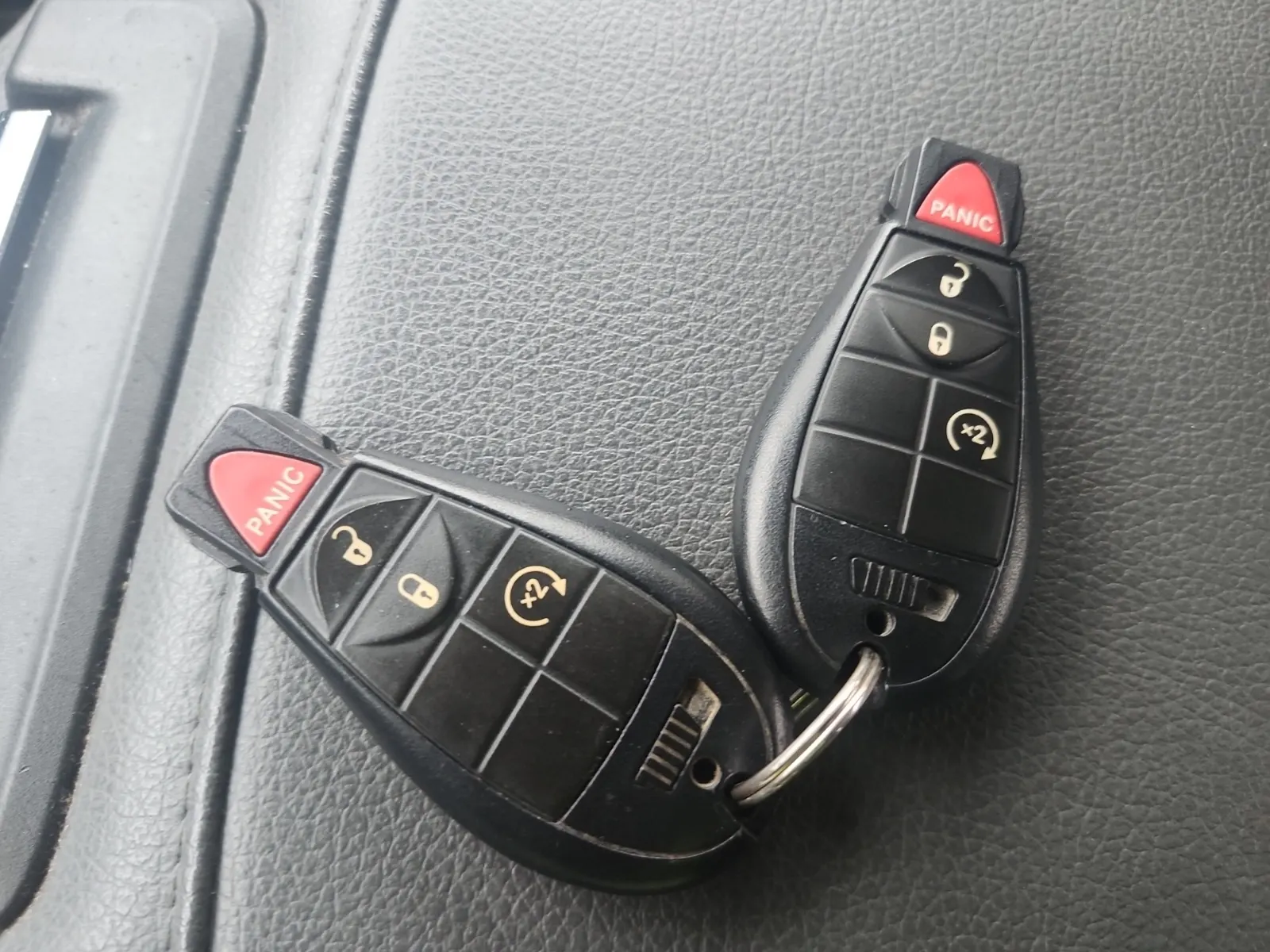 Keys/Fobs/Manual Photo
