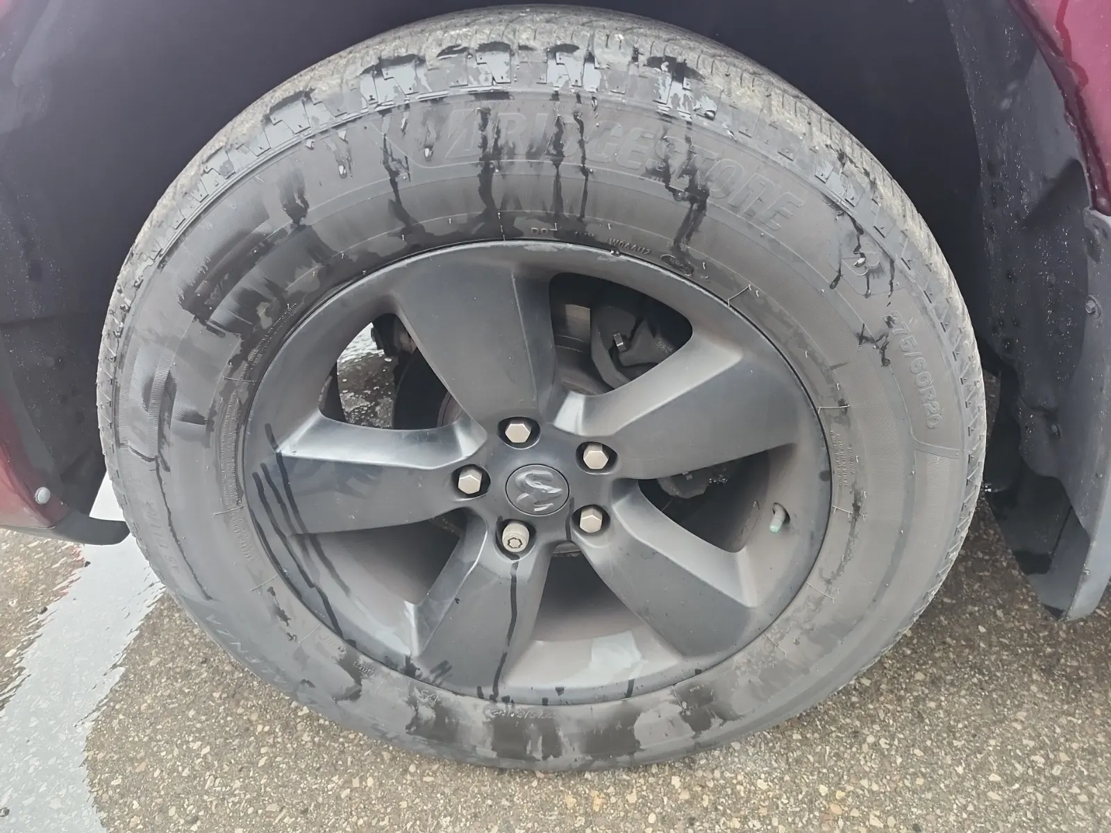 Front driver wheel/tire photo