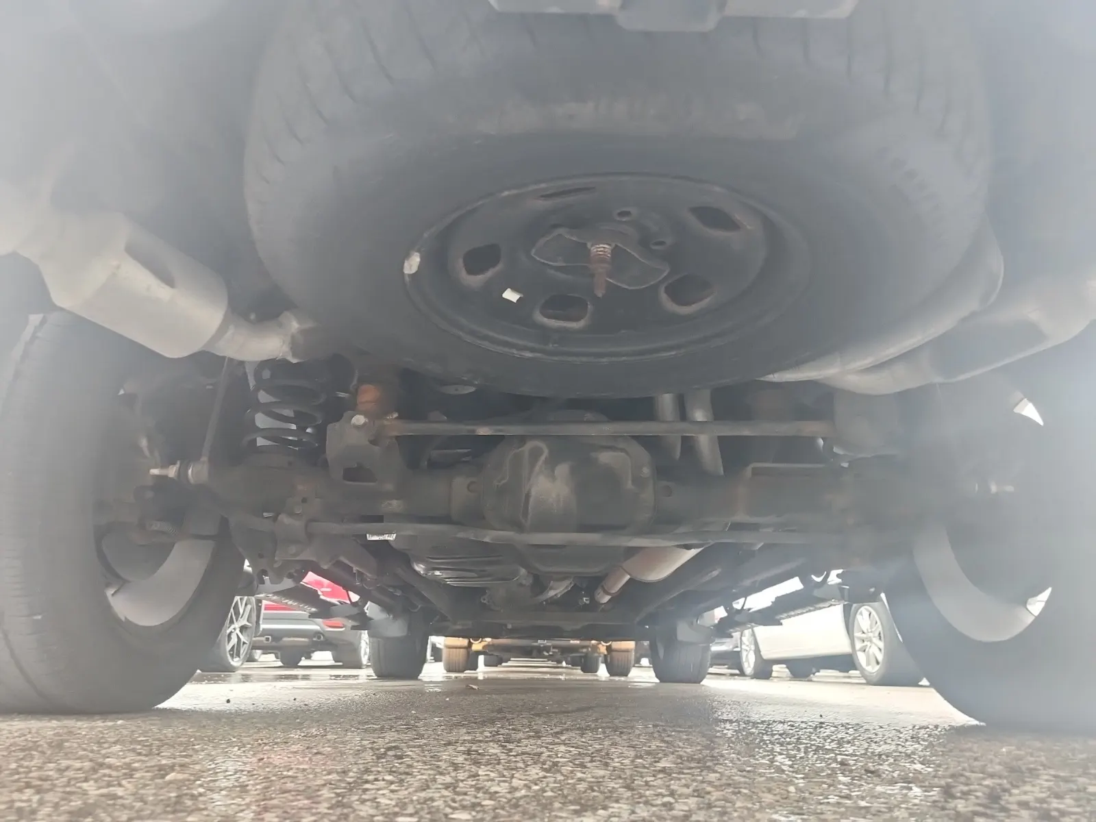 Undercarriage - Rear Photo