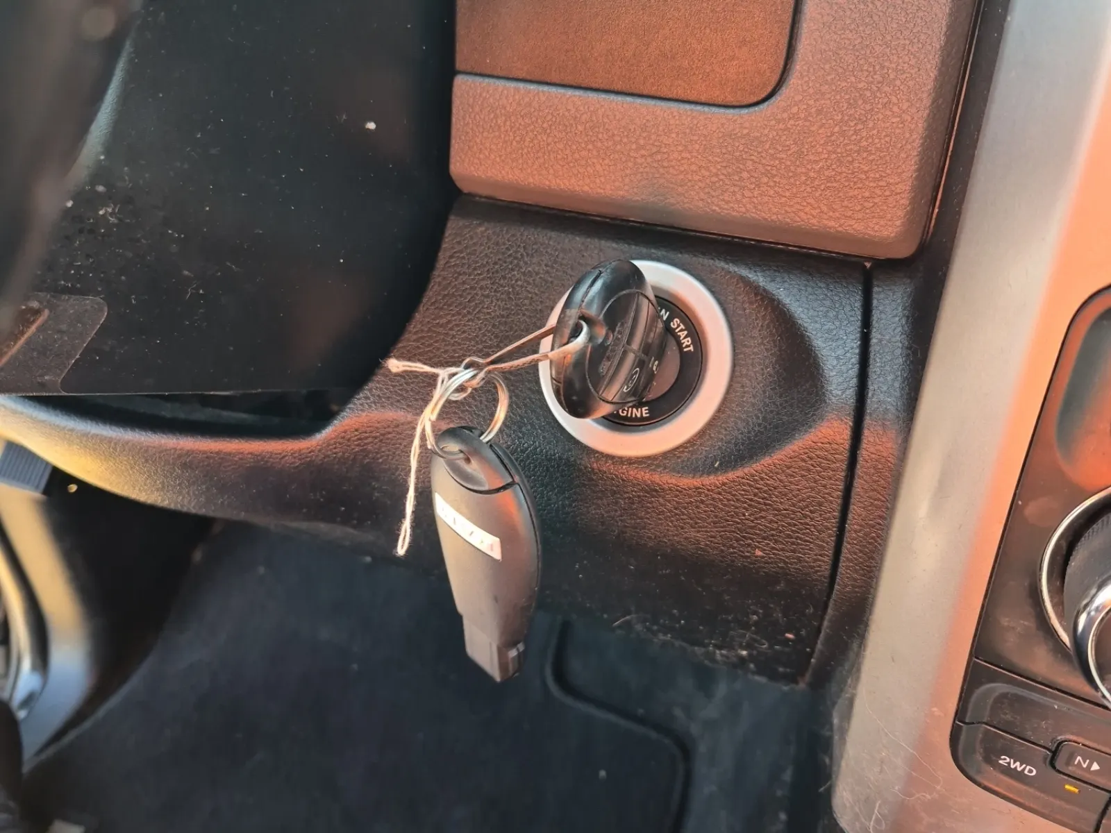 Keys/Fobs/Manual Photo