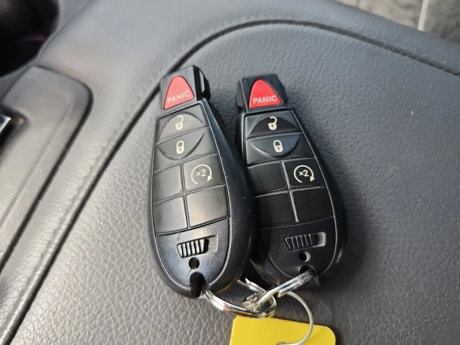 Keys/Fobs/Manual Photo