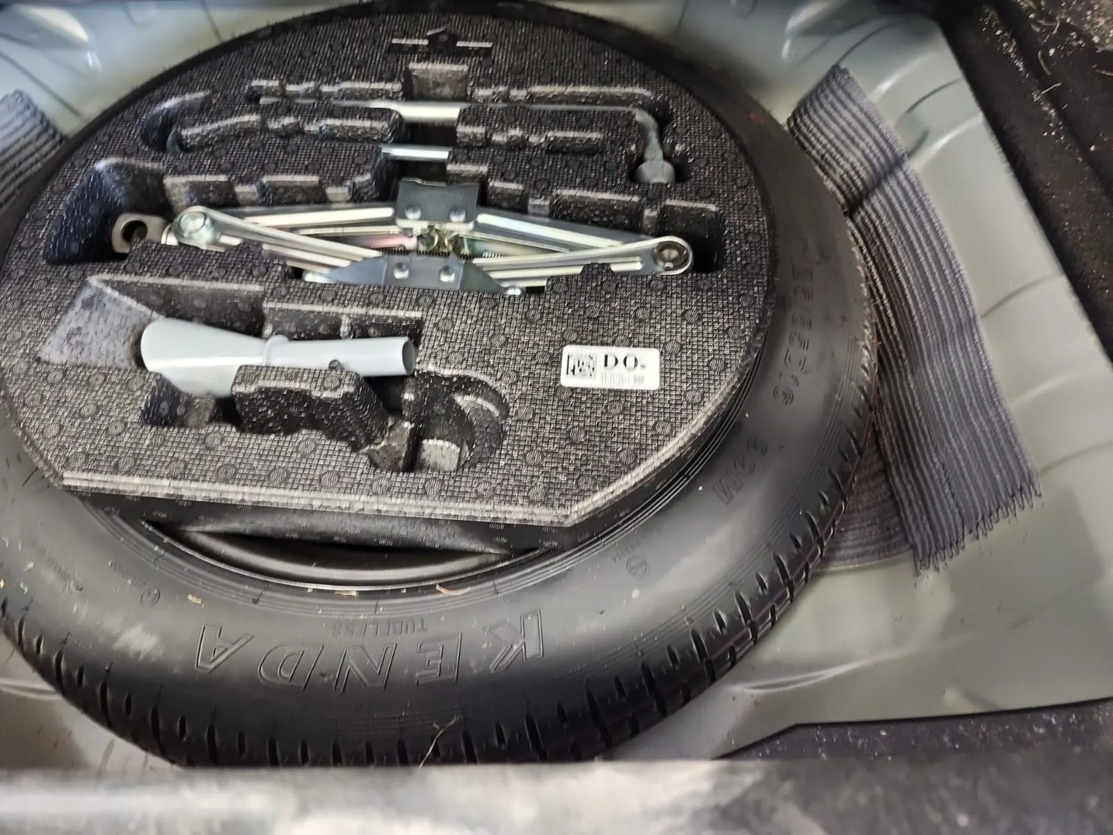 Spare Tire & Wheel Photo
