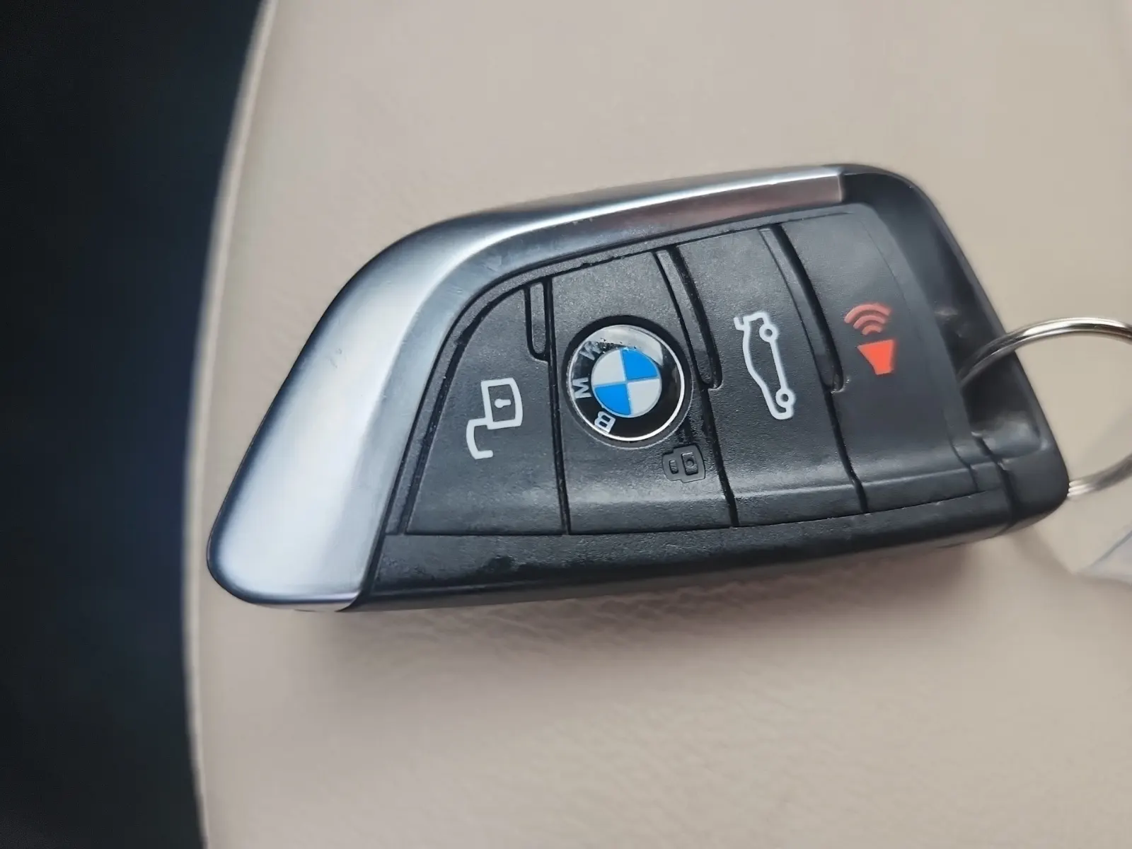 Keys/Fobs/Manual Photo