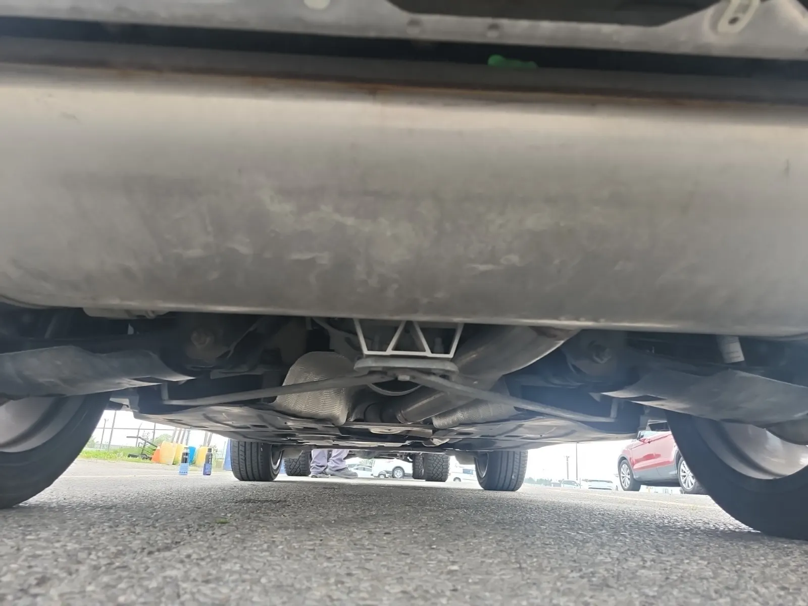Undercarriage - Rear Photo