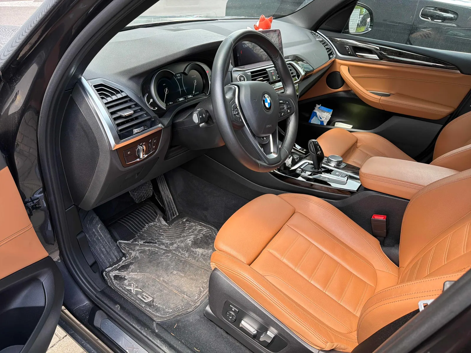 Interior driver side