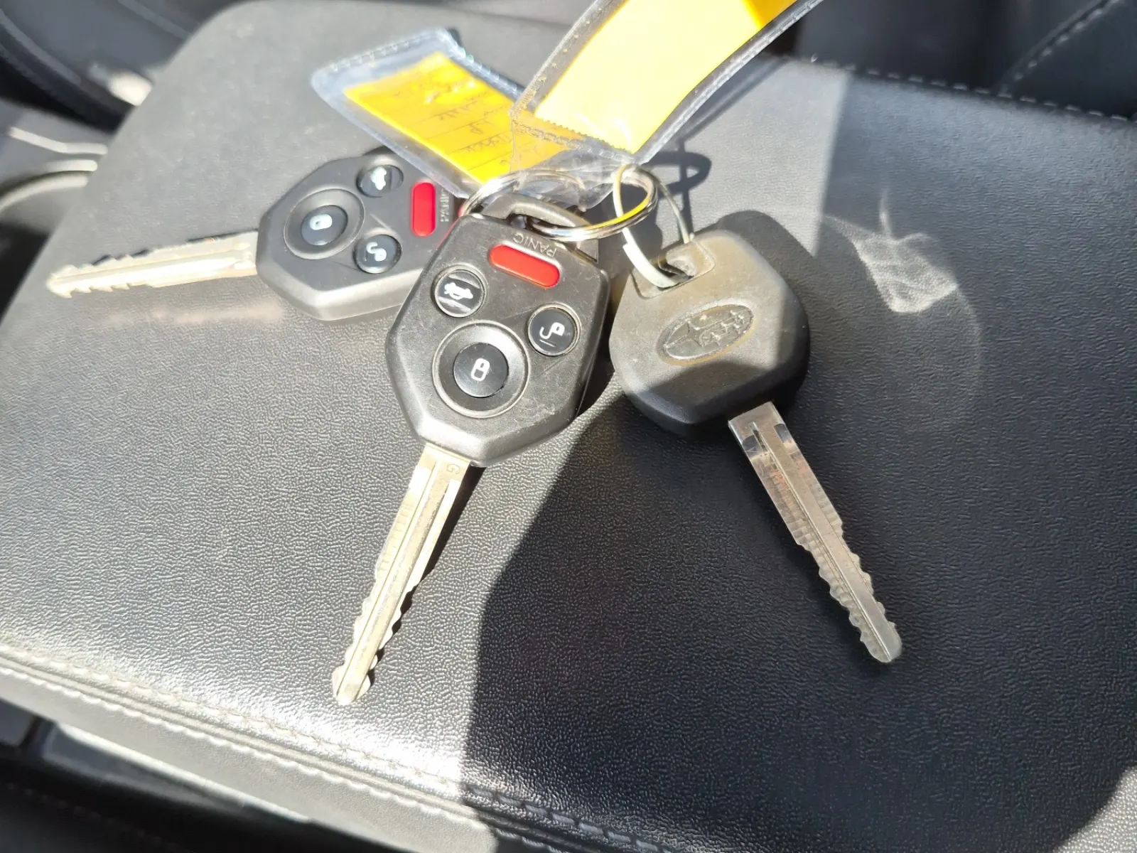 Keys/Fobs/Manual Photo