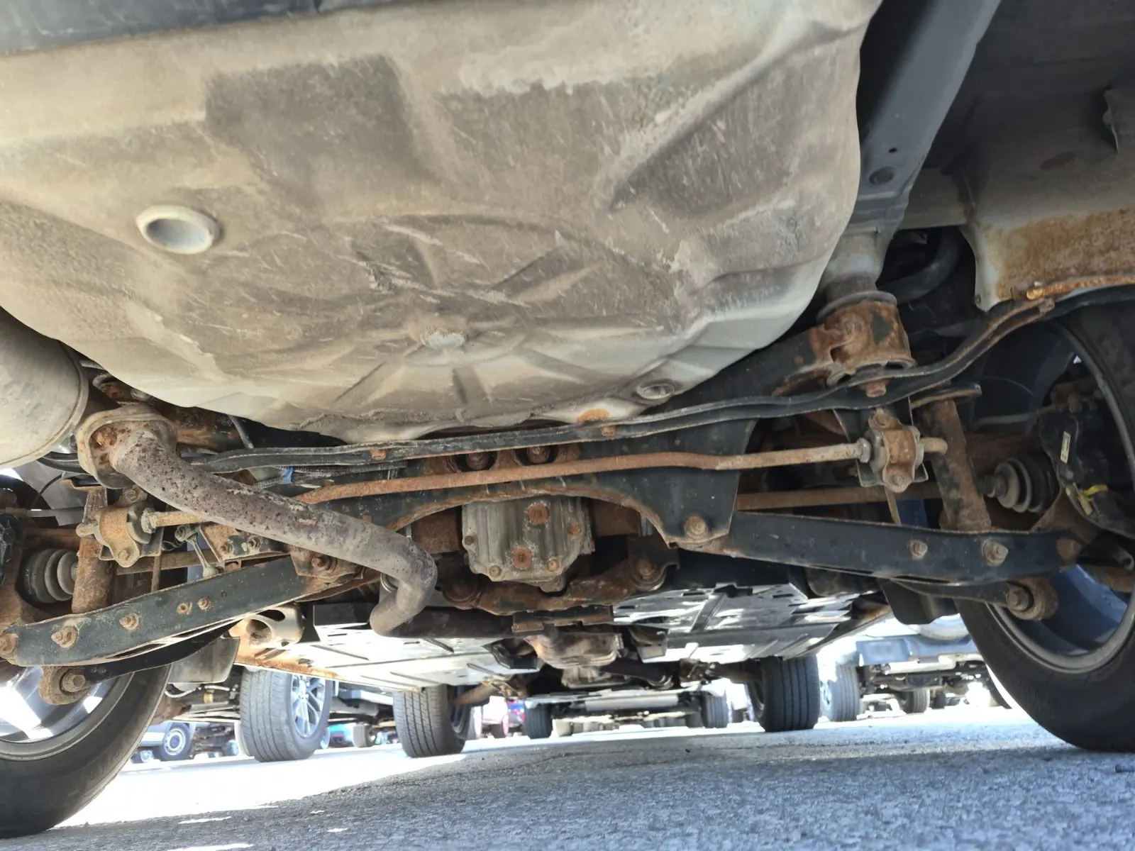 Undercarriage - Rear Photo