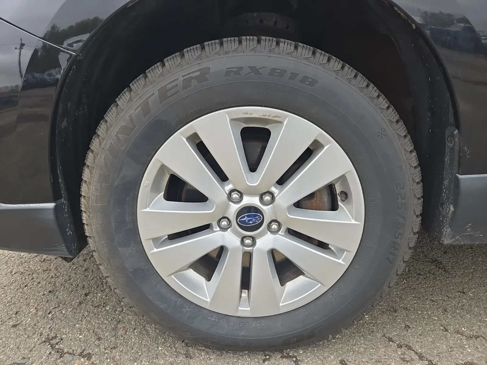Front driver wheel/tire photo