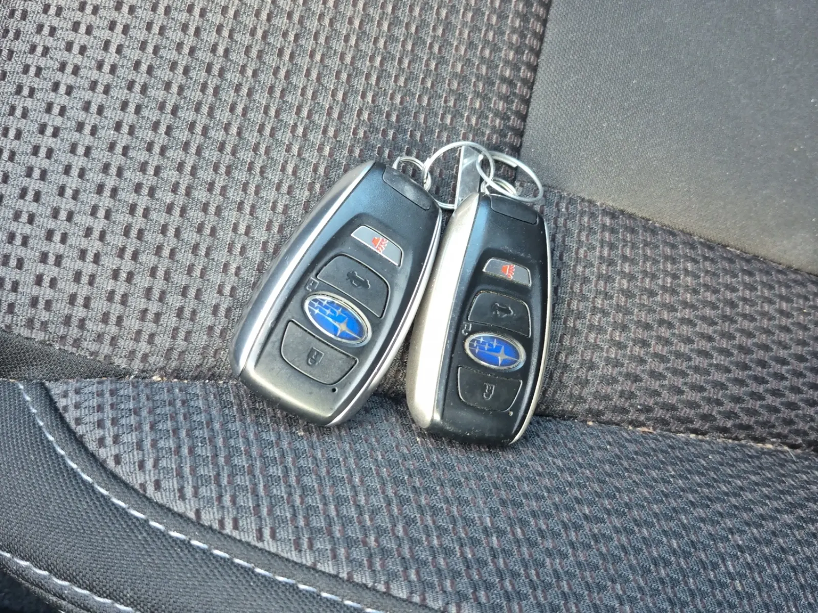 Keys/Fobs/Manual Photo