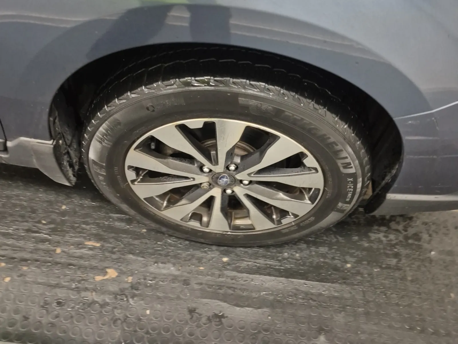 Right Front Wheel/Tire Photo