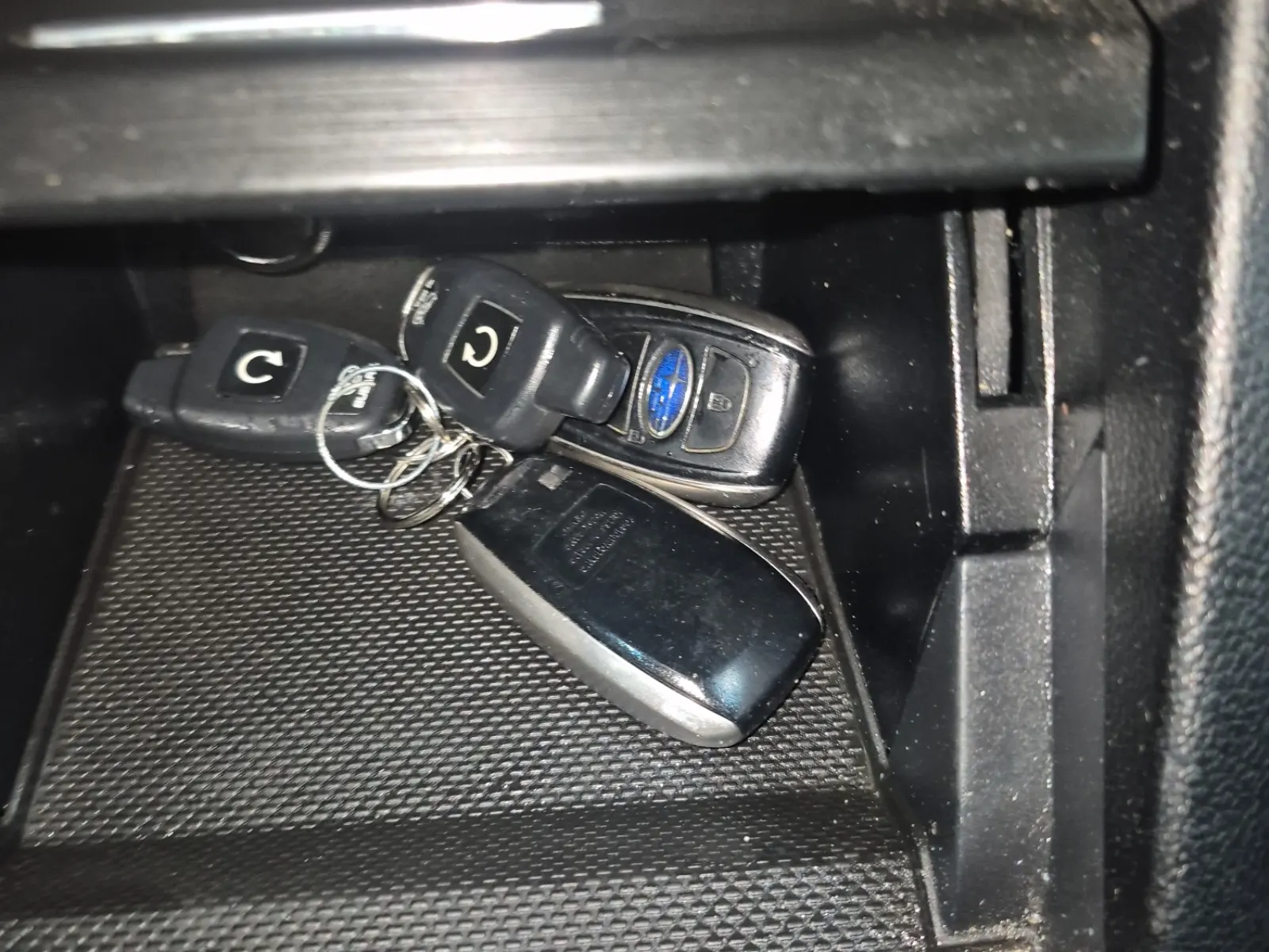 Keys/Fobs/Manual Photo