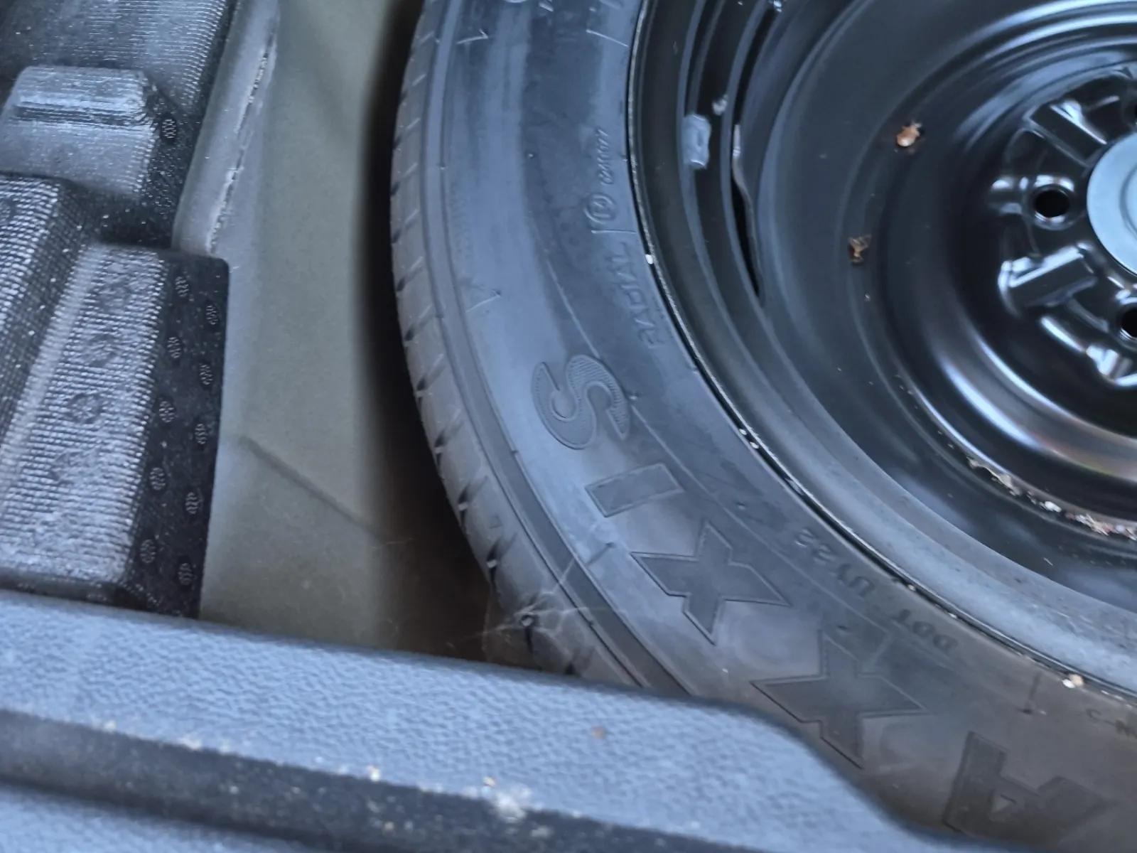 Spare Tire & Wheel Photo