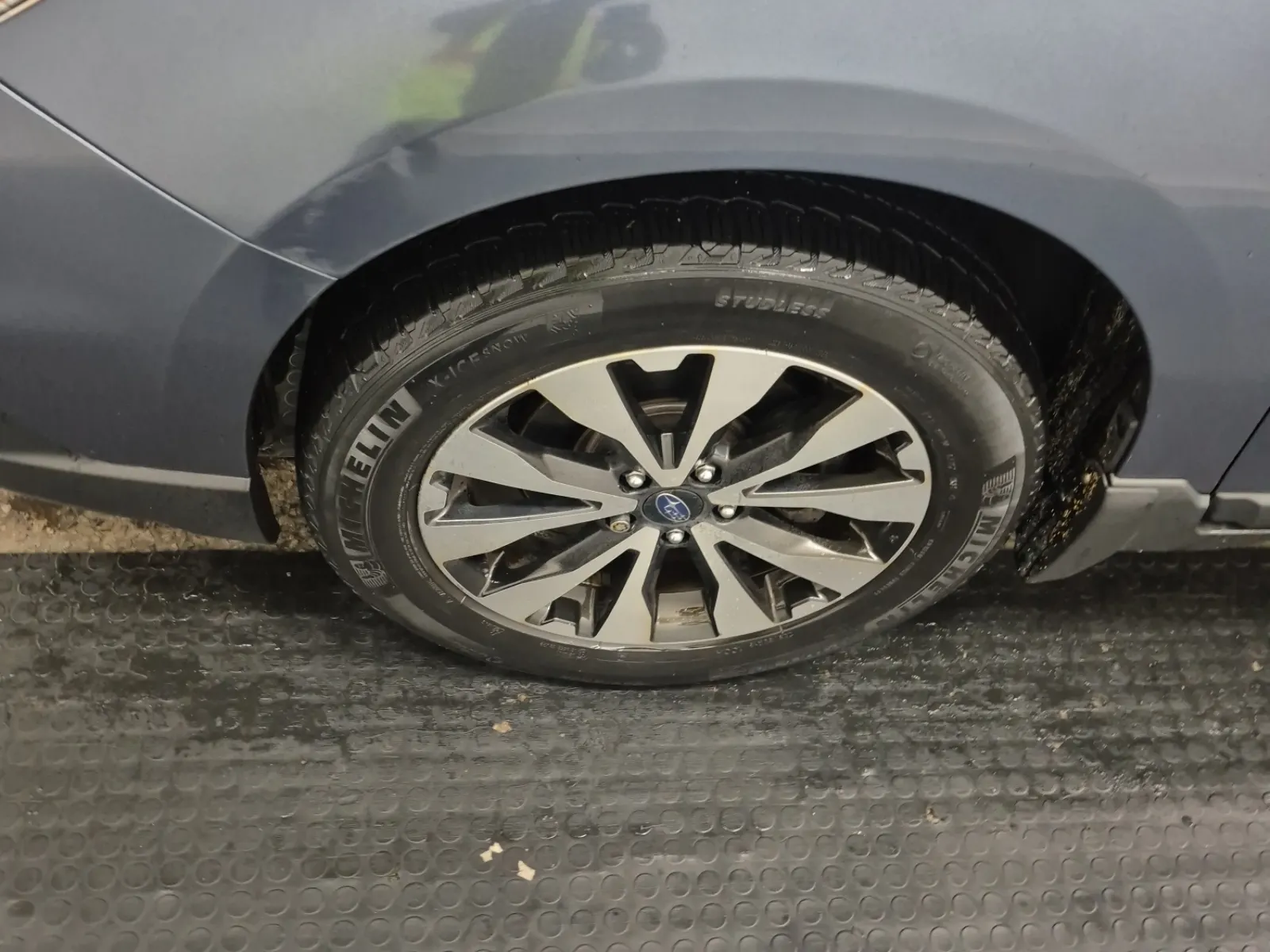 Front driver wheel/tire photo