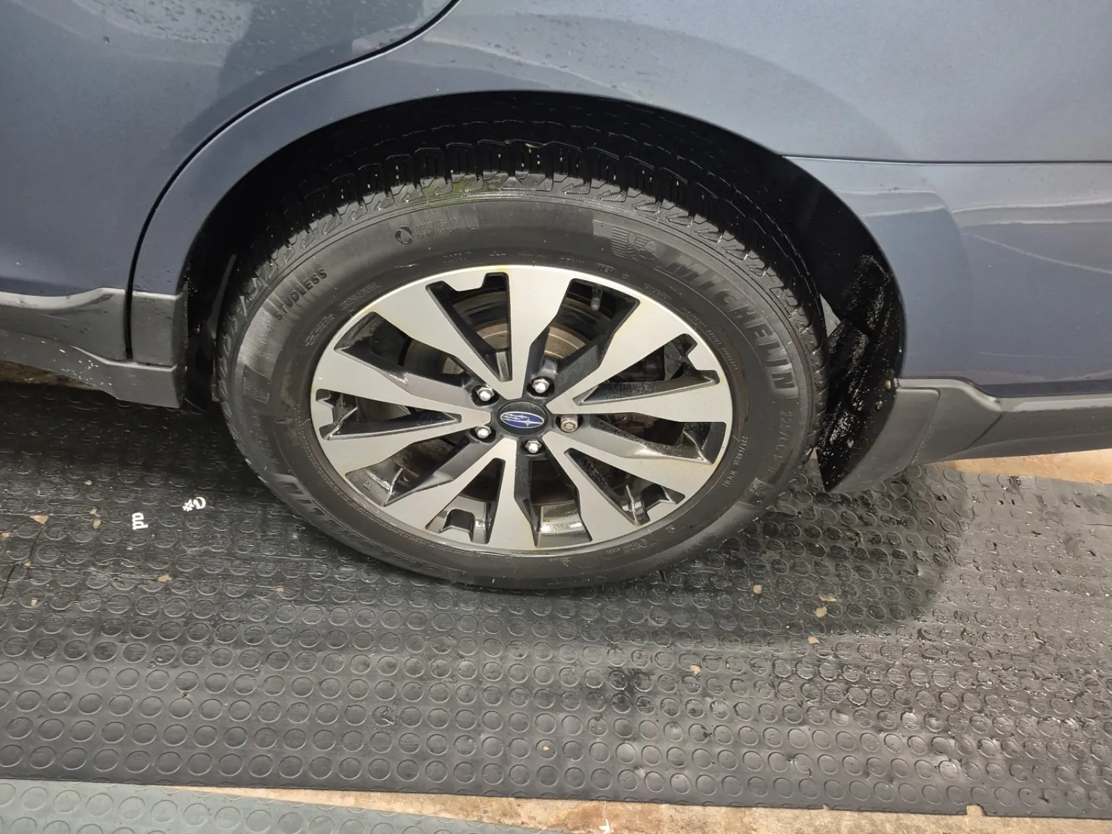 Left Rear Wheel/Tire Photo