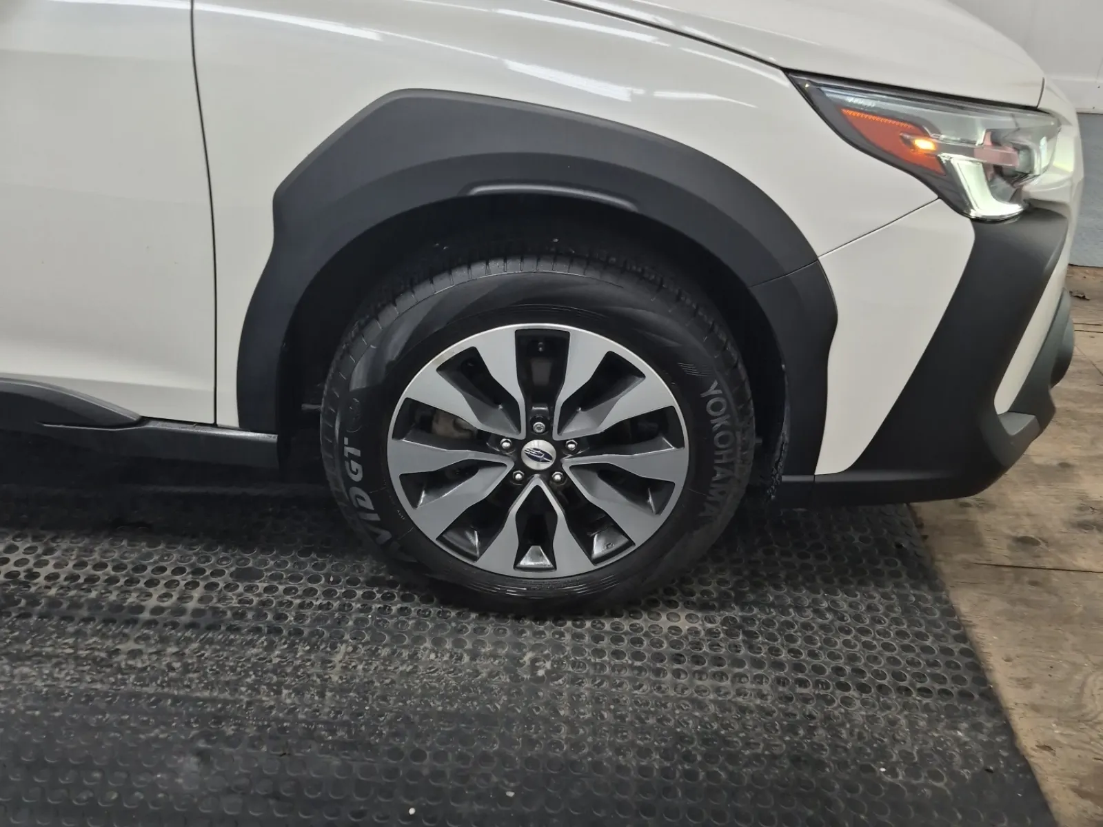 Right Front Wheel/Tire Photo