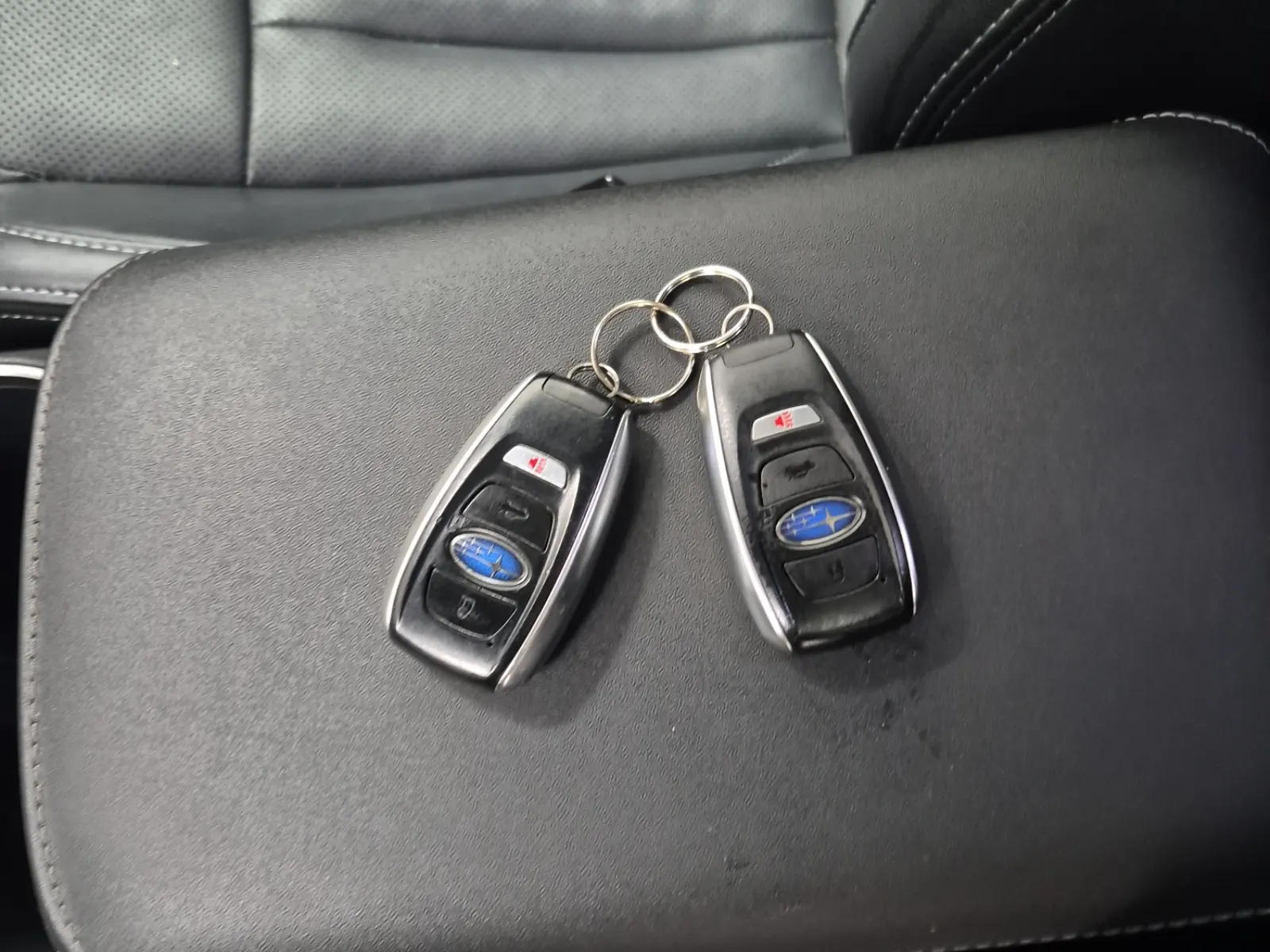 Keys/Fobs/Manual Photo