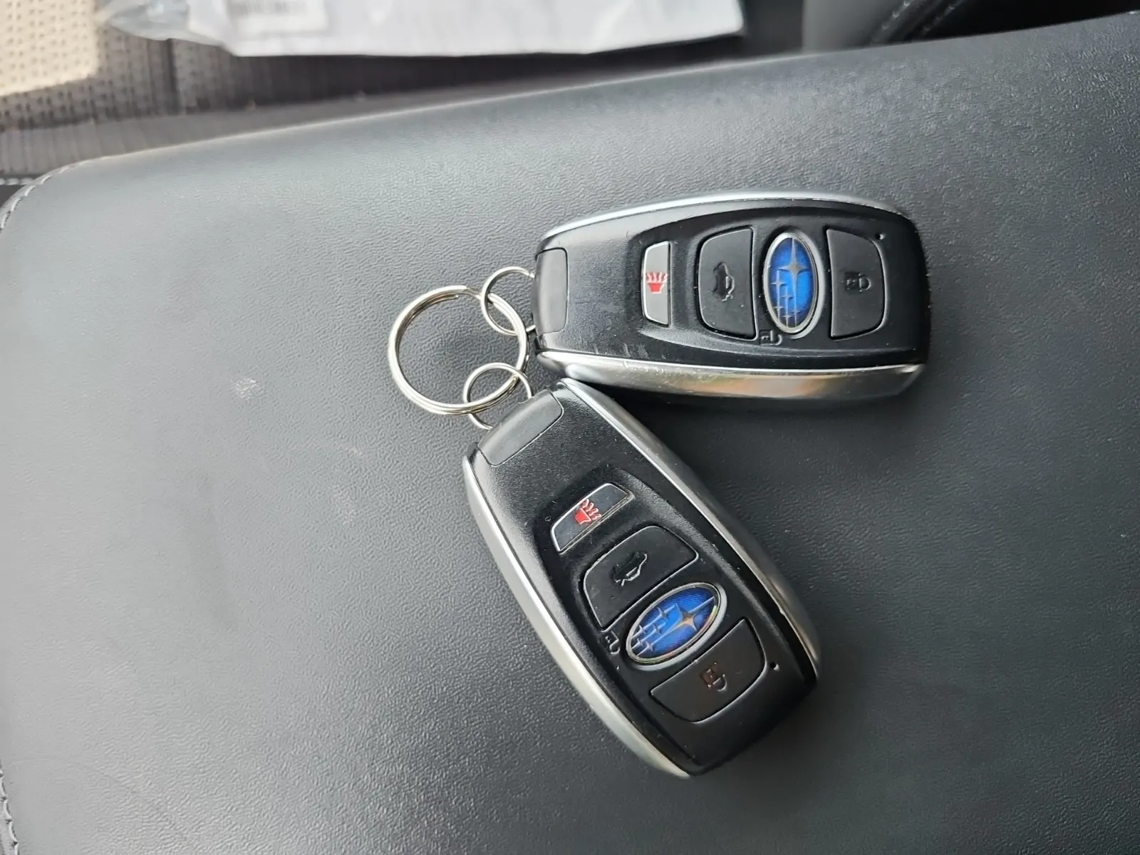 Keys/Fobs/Manual Photo
