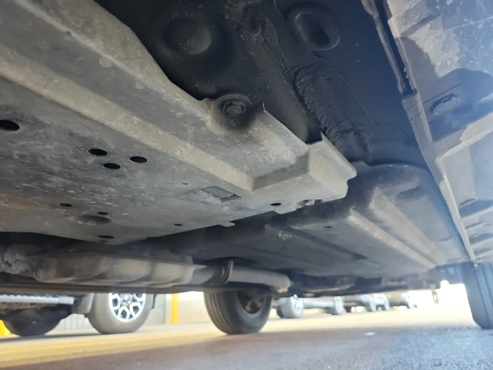 Undercarriage - Passenger Photo