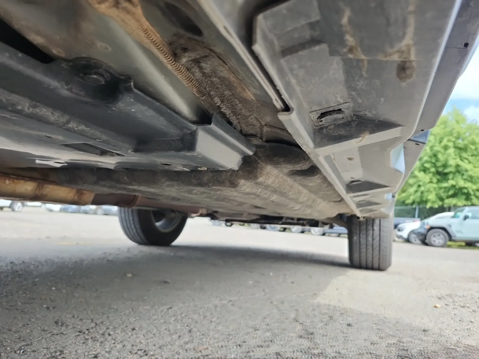 Undercarriage - Passenger Photo