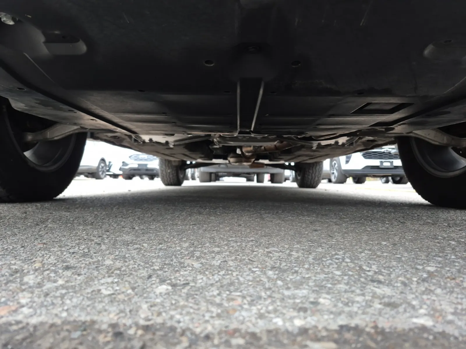 Undercarriage - Front Photo