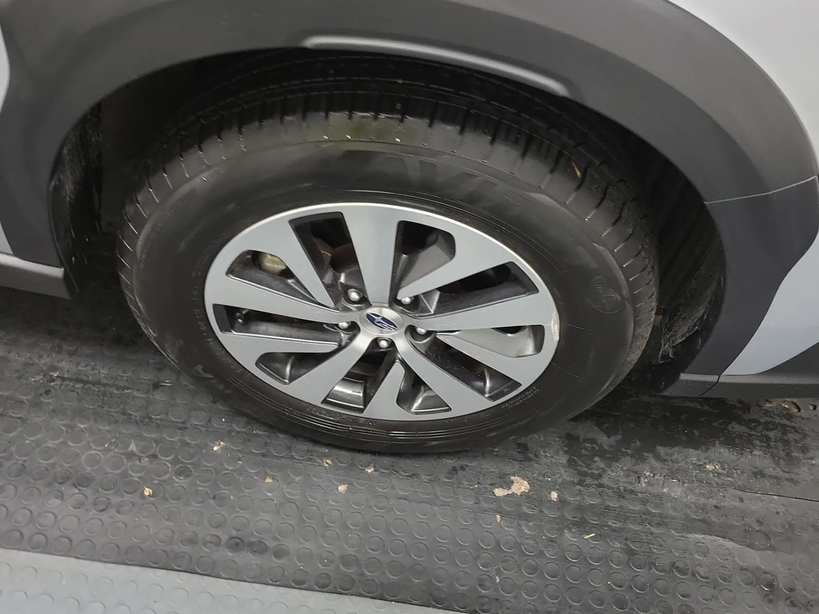 Right Front Wheel/Tire Photo