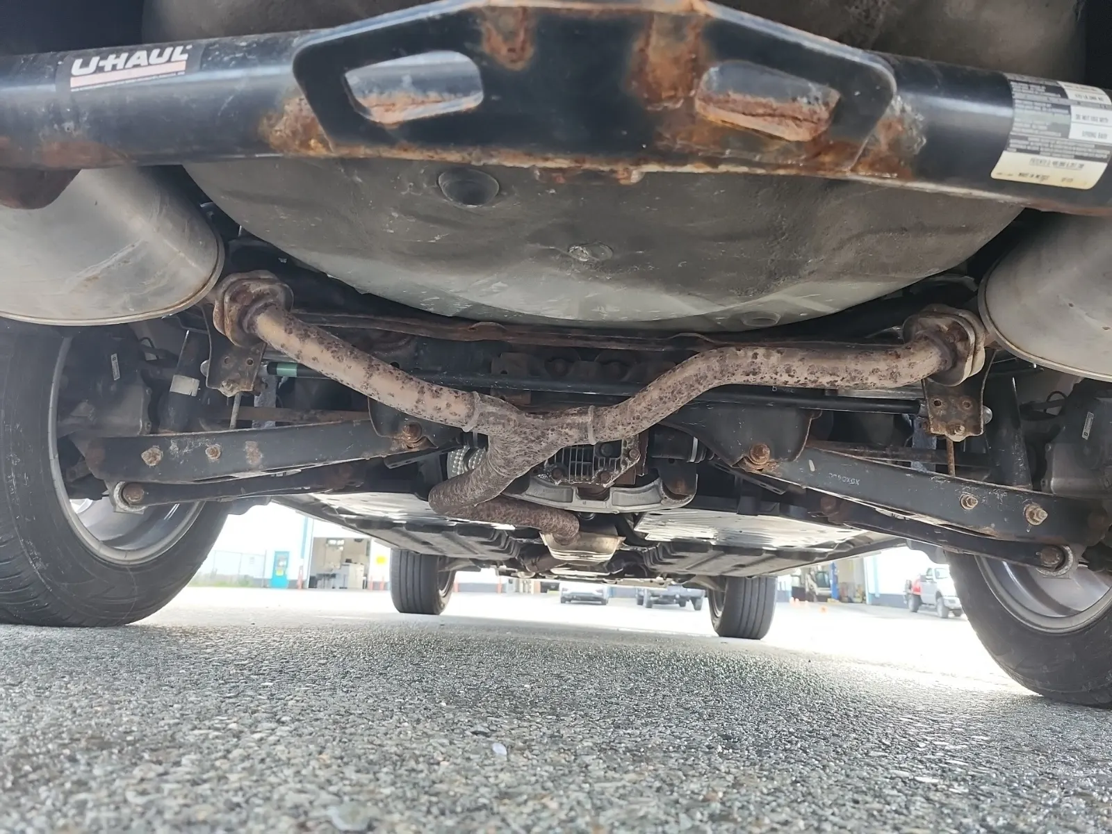 Undercarriage - Rear Photo