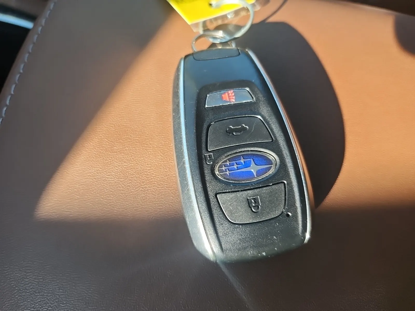 Keys/Fobs/Manual Photo