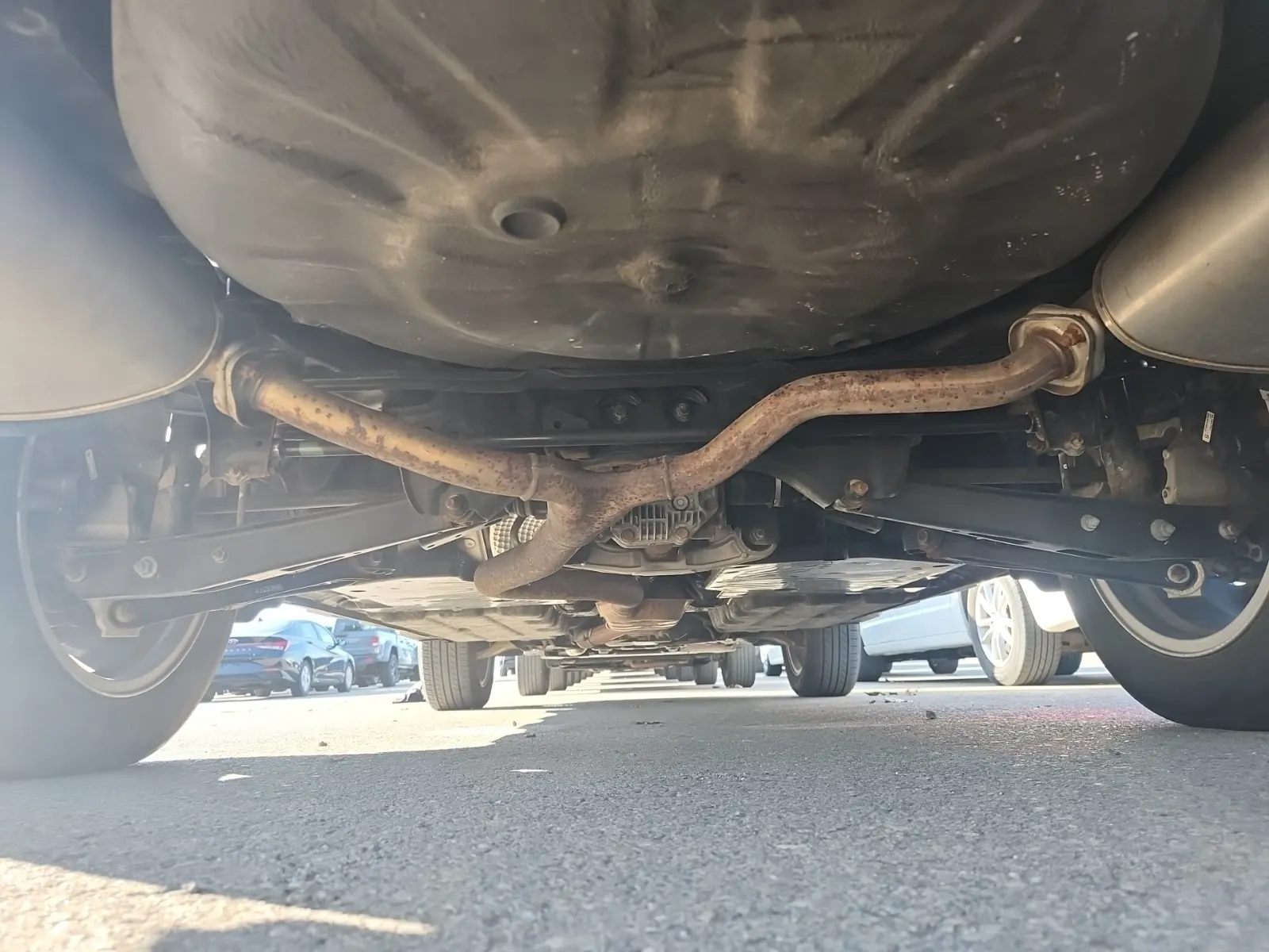 Undercarriage - Rear Photo