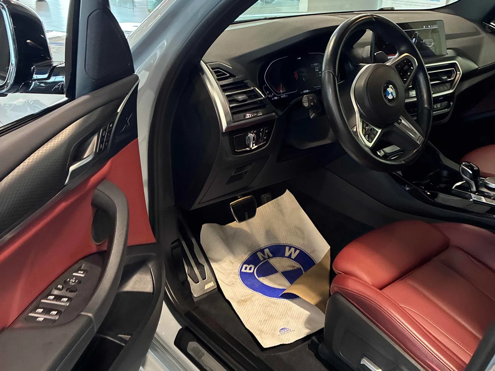 Interior driver side