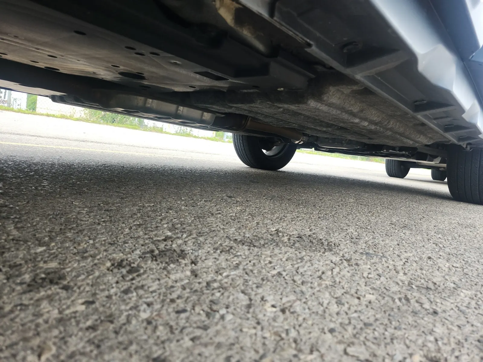 Undercarriage - Passenger Photo