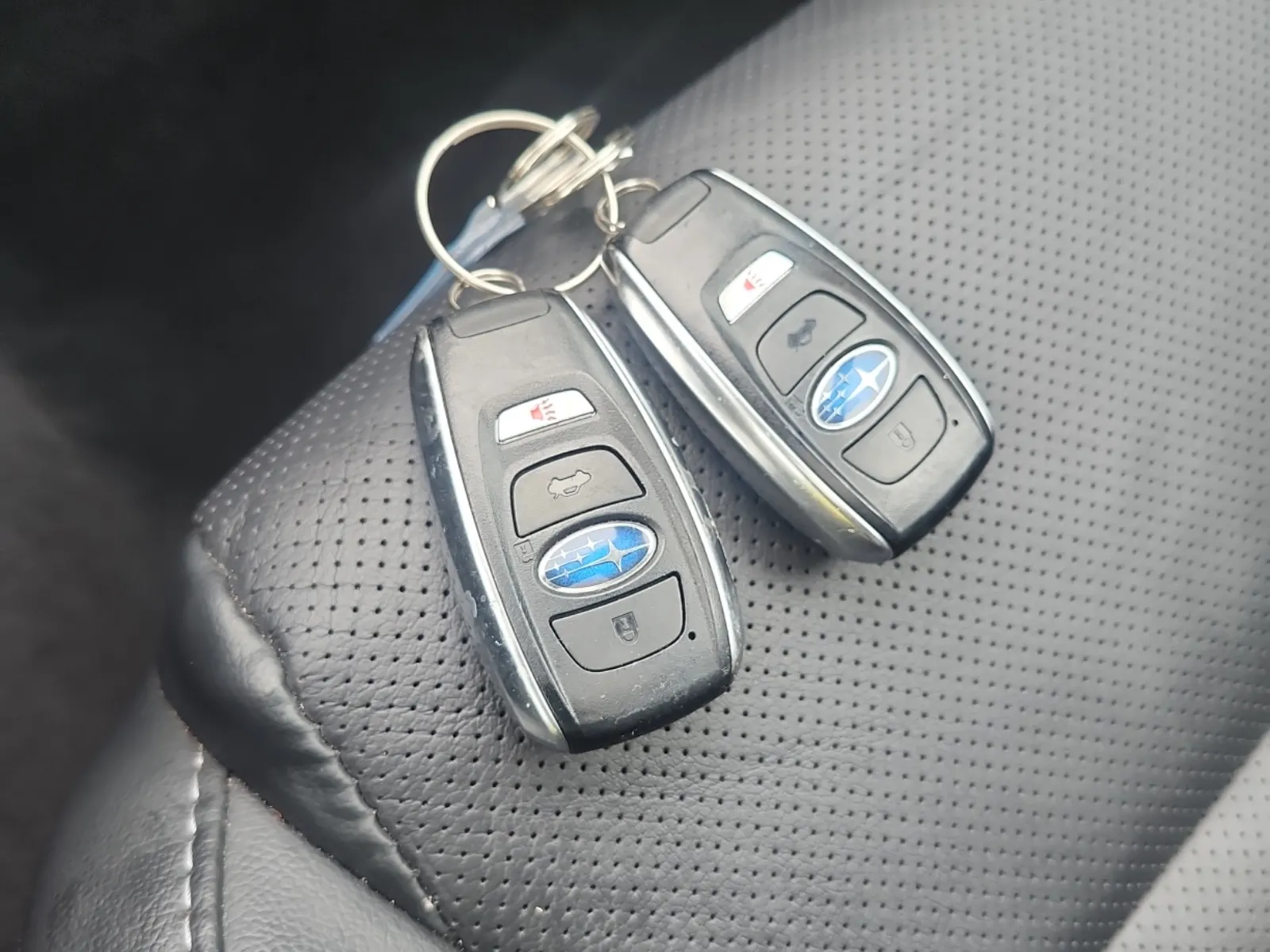 Keys/Fobs/Manual Photo