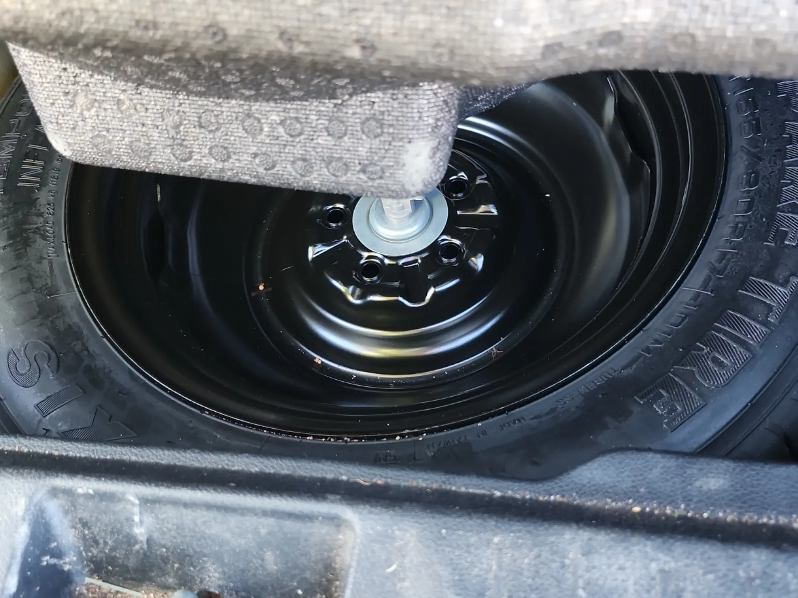 Spare Tire & Wheel Photo