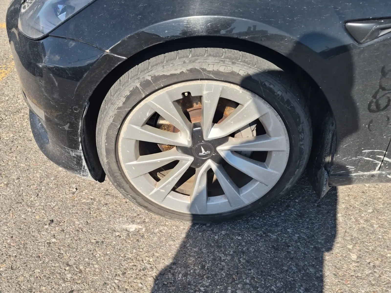 Front driver wheel/tire photo