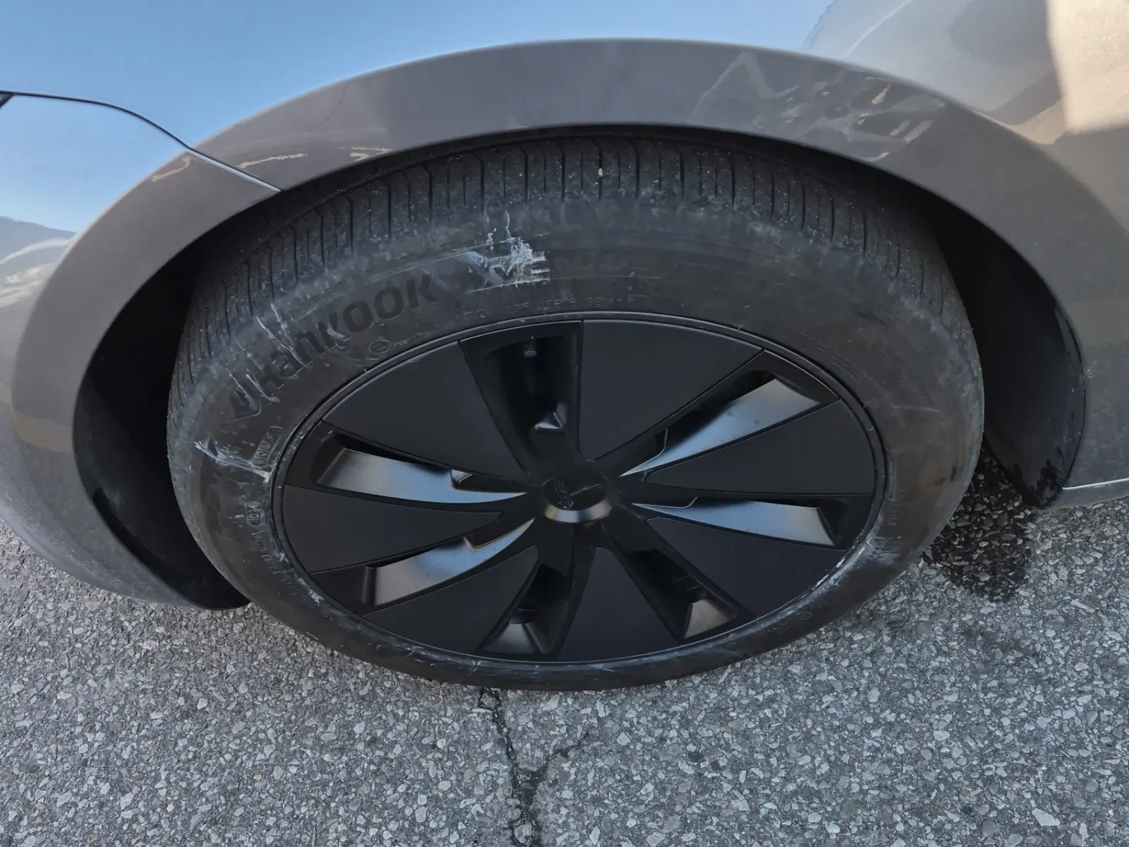 Front driver wheel/tire photo