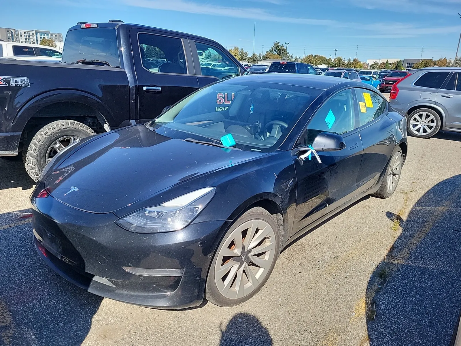 Front driver 3/4 photo