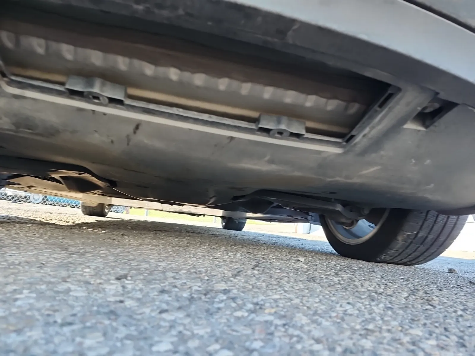 Undercarriage - Rear Photo