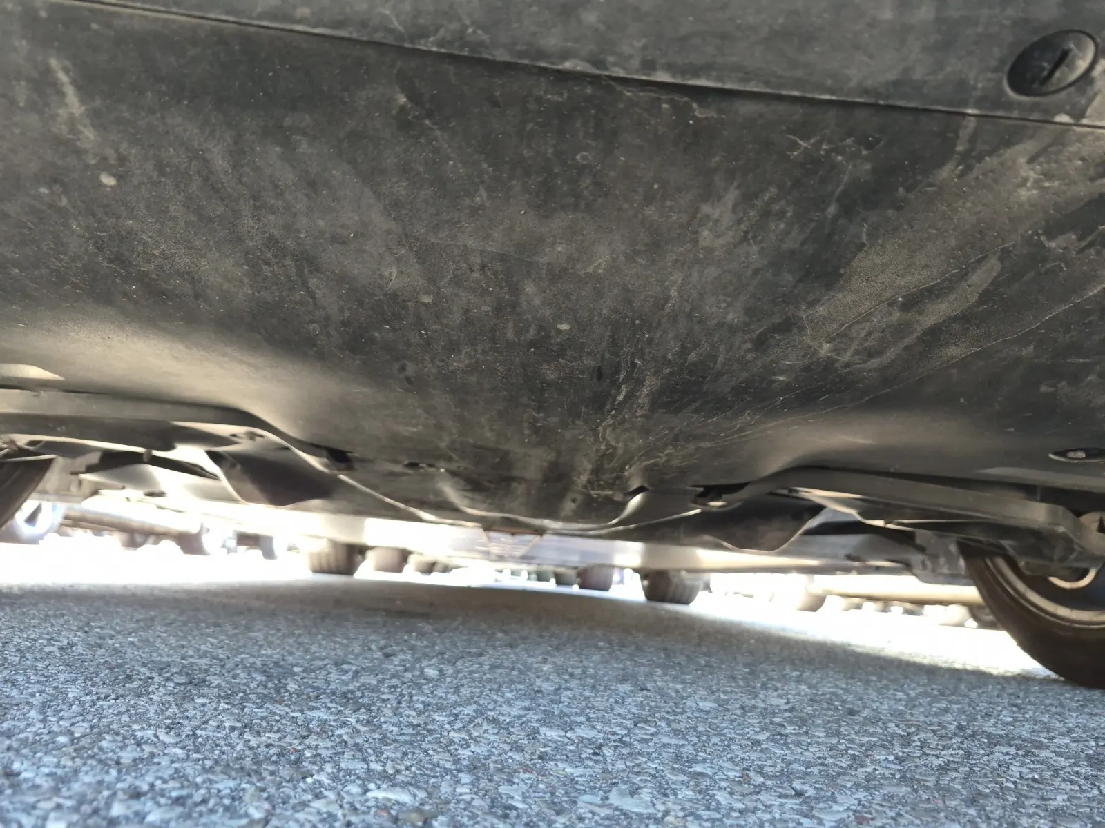 Undercarriage - Rear Photo